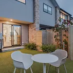 Addington Stadium Stay - Sleeps 6
